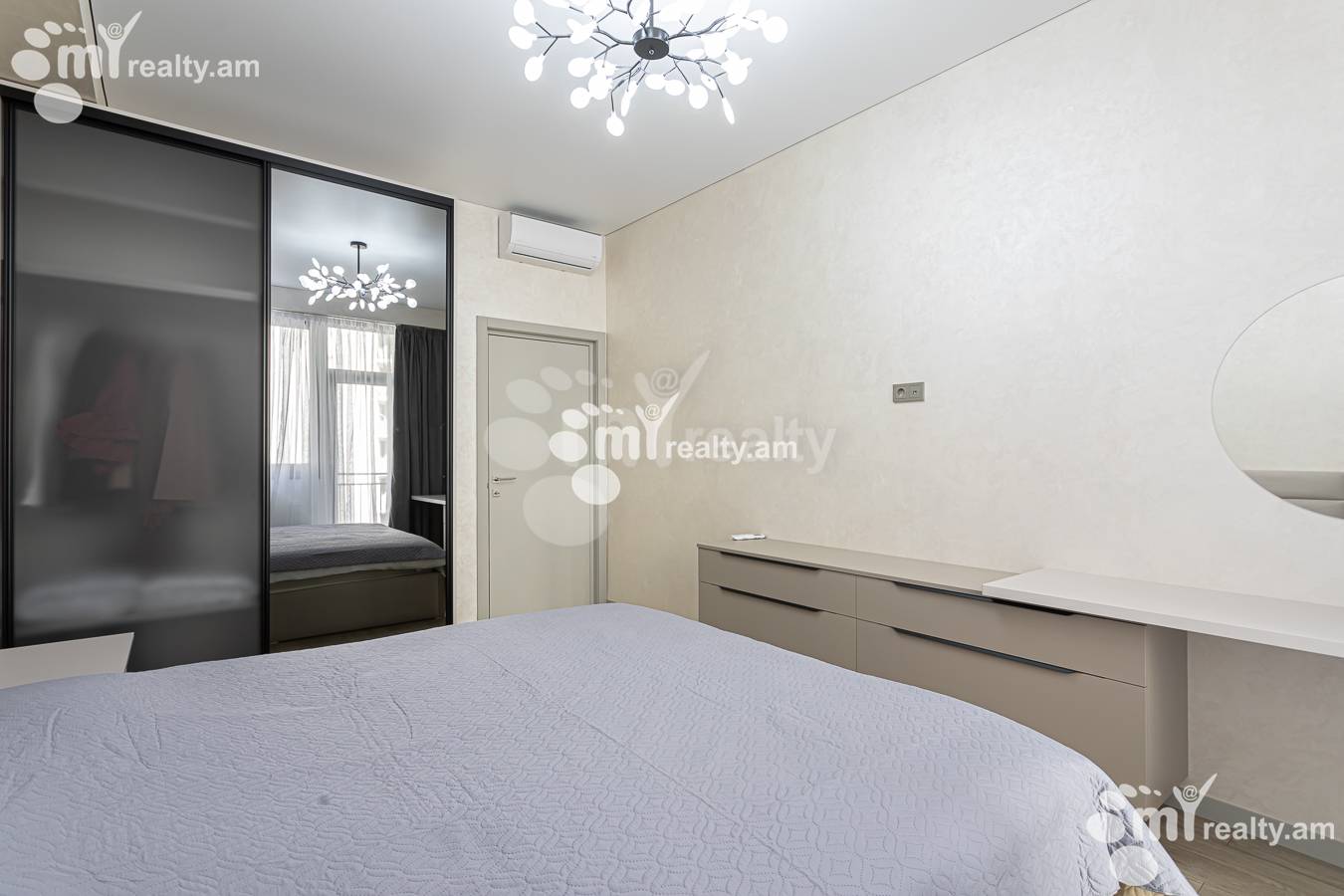 3 սենյականոց բնակարան վարձով Գրիբոեդովի փող, Արաբկիր Երևան, 157033