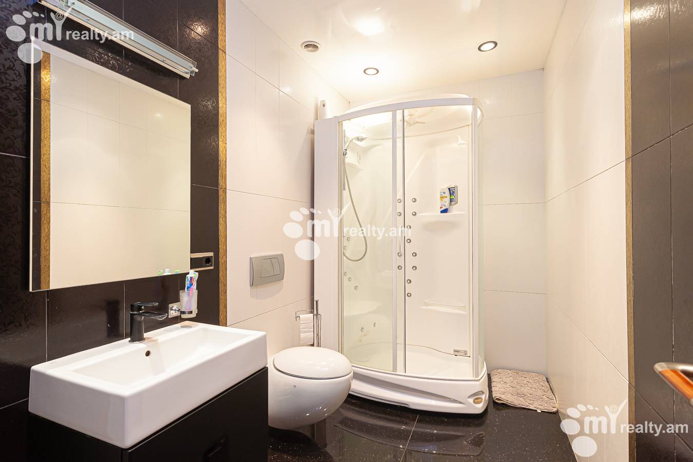 4 bedroom apartment for sale Antarayin St, Center Yerevan, 144099