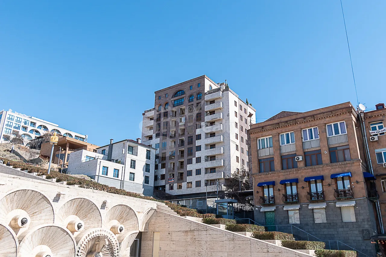 3 bedroom apartment for rent Sarmen St, Center Yerevan, 159736