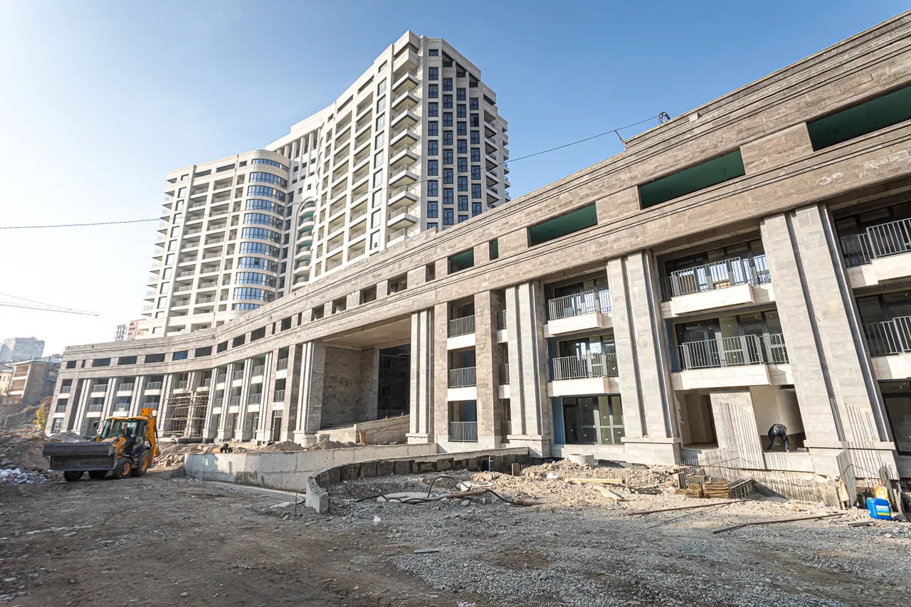 Купить 2 комнатную квартиру Ахбюр Сероб ул, Арабкир Ереван, 160257