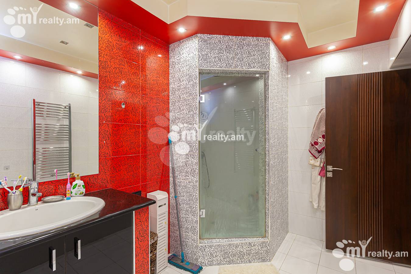 3 bedroom apartment for sale Pushkin St, Center Yerevan, 142993