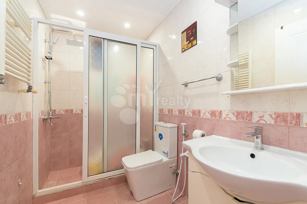 2 bedroom apartment for rent خیابان آنتارایین, مرکز شهر ایروان, 159539