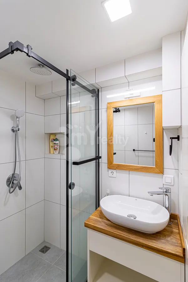 3 bedroom apartment for rent Antarayin St, Center Yerevan, 161496
