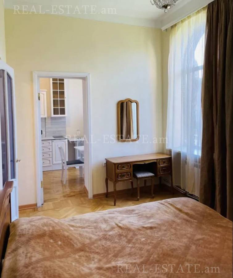 2 սենյականոց բնակարան  Սպենդիարյան փող, Կենտրոն Երևան, 131104