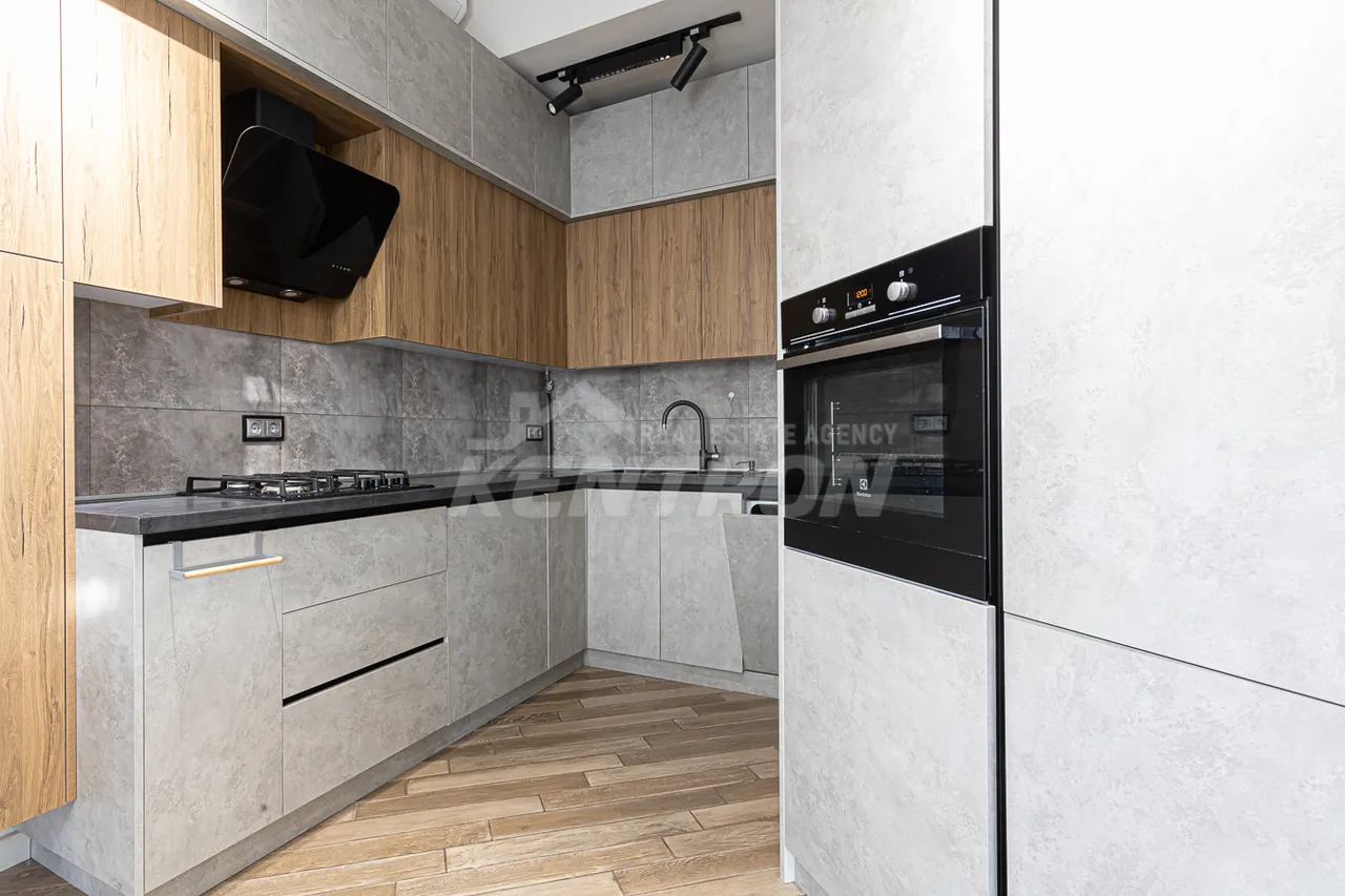 3 bedroom apartment for rent خیابان 11 آیگستان, مرکز شهر ایروان, 158107