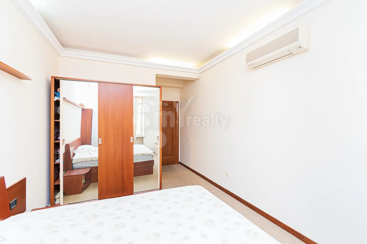 5 bedroom apartment for rent A.Manukyan St, Center Yerevan, 161632