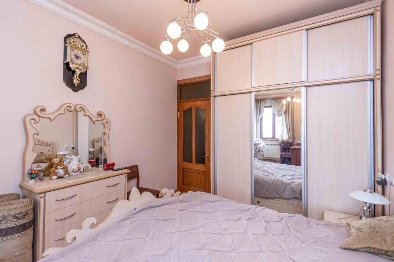4 bedroom apartment for sale Leninakan St, Ajapnyak Yerevan, 160232