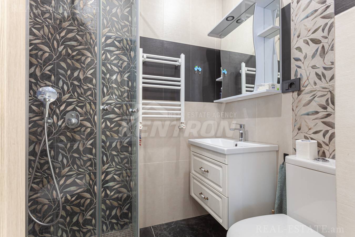 5 bedroom apartment for sale خیابان تِسی تِسِرناکابِرد, مرکز شهر ایروان, 149533