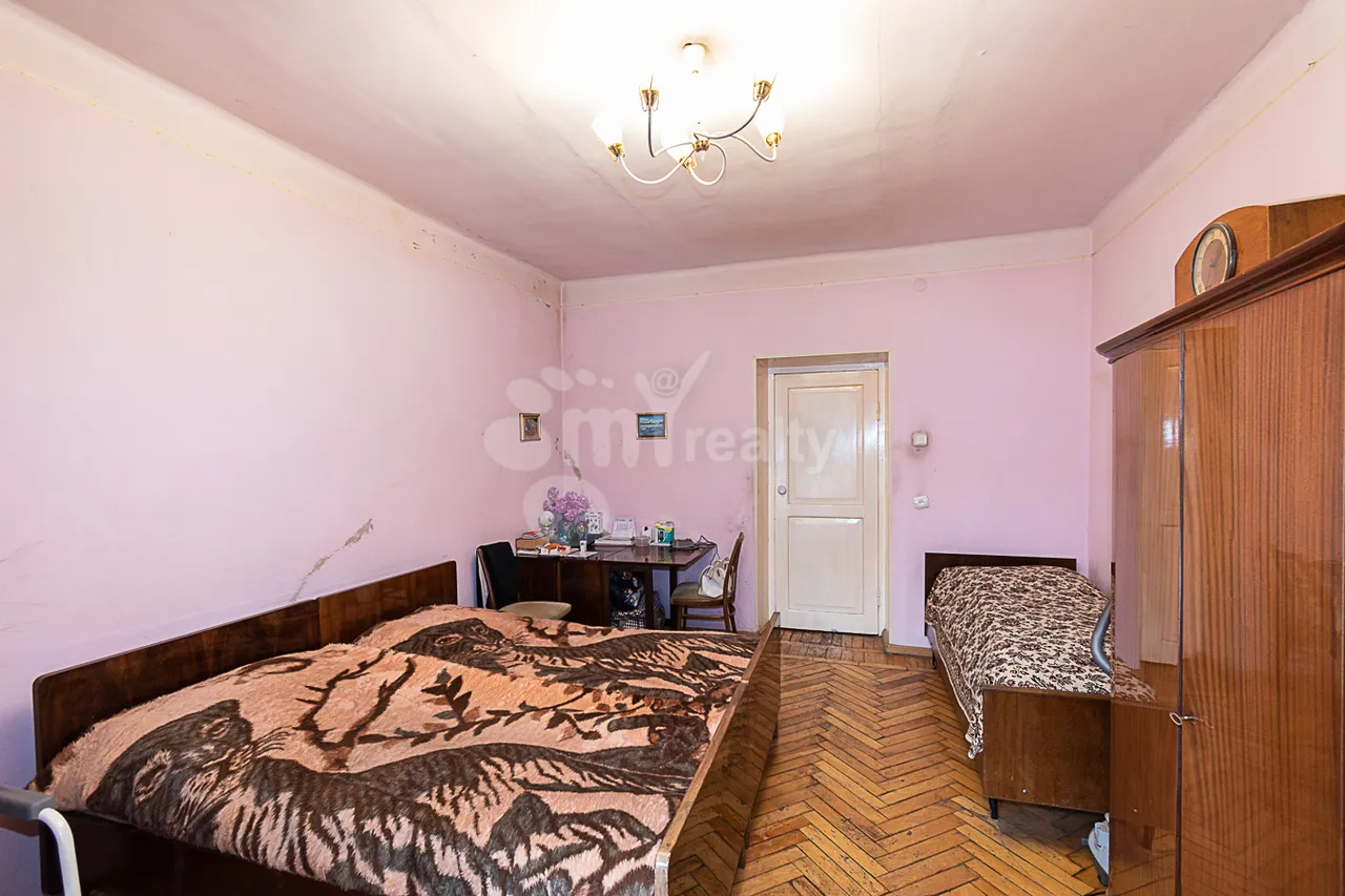 3 սենյականոց բնակարան  Կիևյան փող, Արաբկիր Երևան, 159578