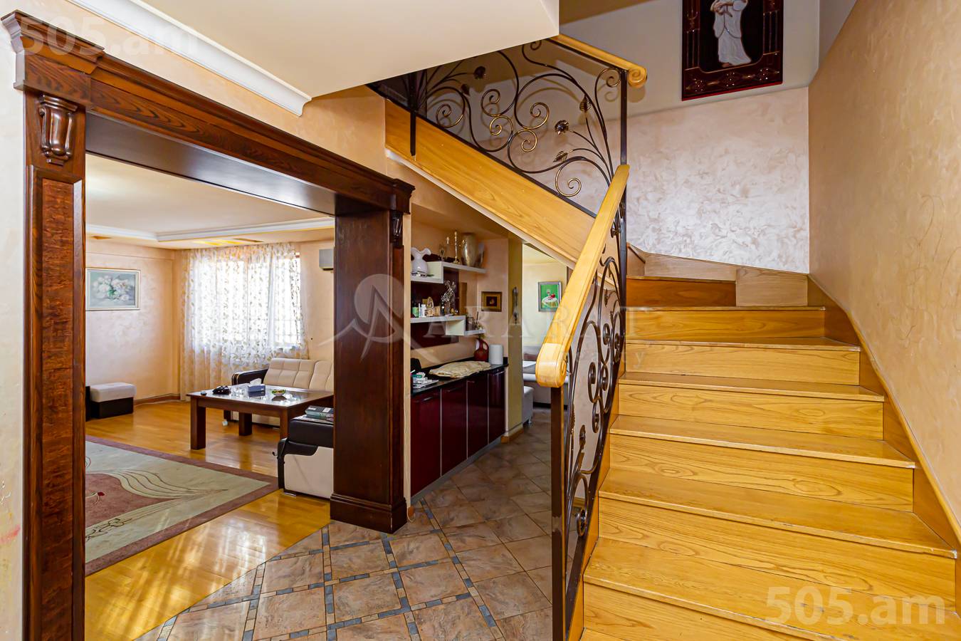 5 սենյականոց բնակարան  Պուշկինի փող, Կենտրոն Երևան, 152544