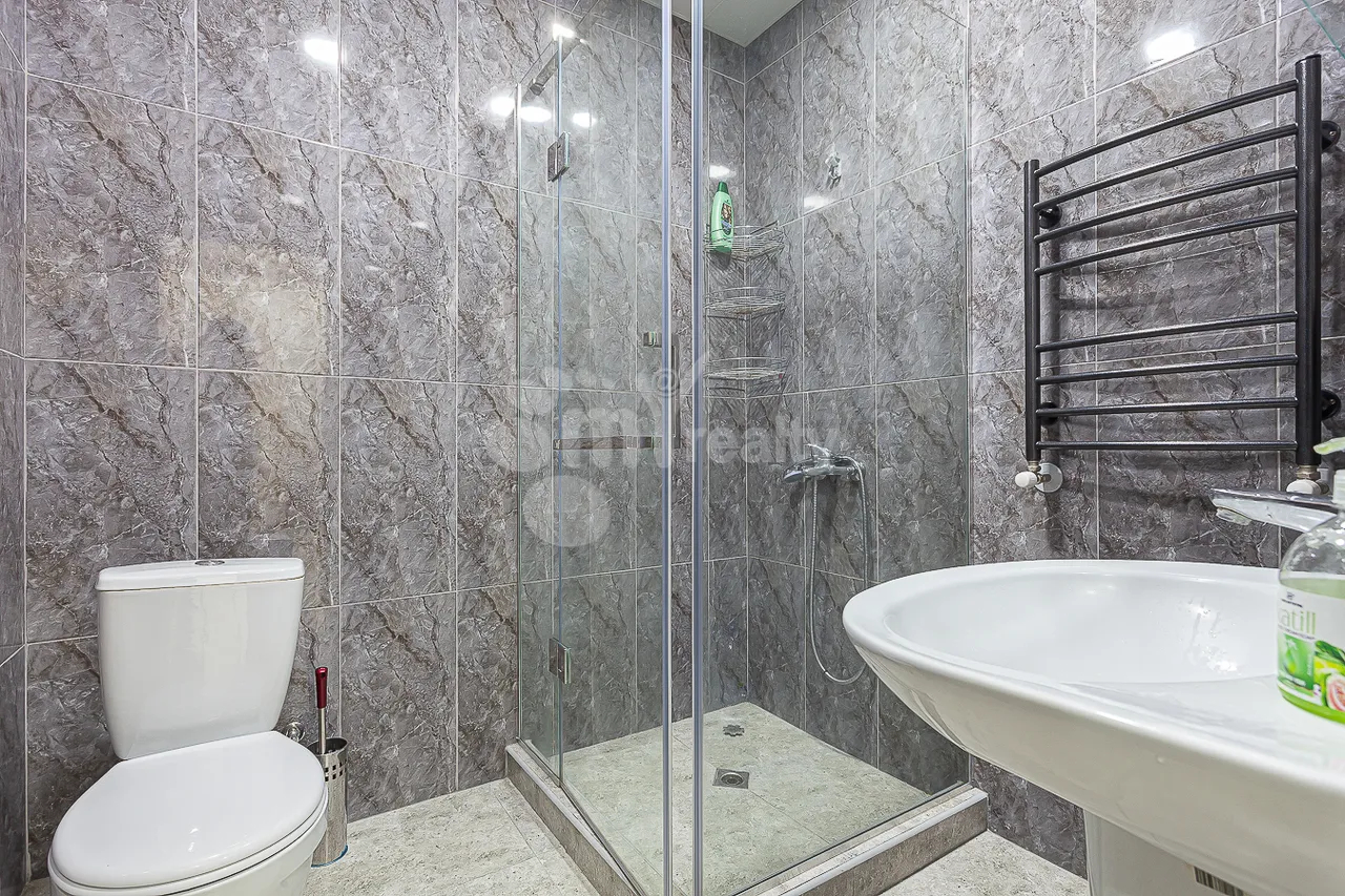 3 bedroom apartment for rent خیابان آدونس, عربگیر ایروان, 161486