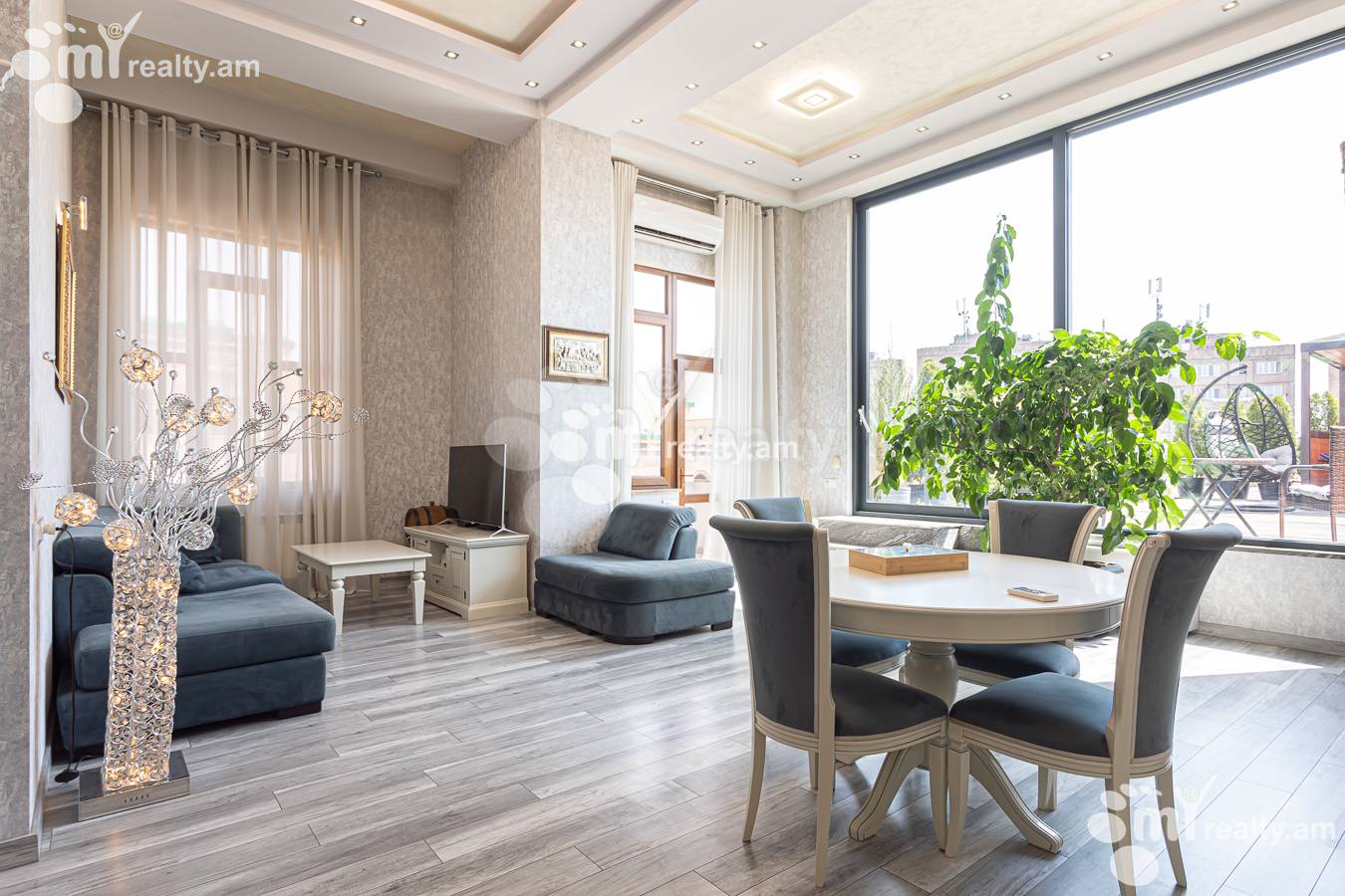 4 bedroom apartment for sale خیابان آدونس, عربگیر ایروان, 156083