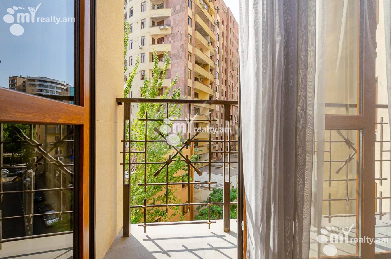 Купить 3 комнатную квартиру Екмалян ул, Центр Ереван, 155279