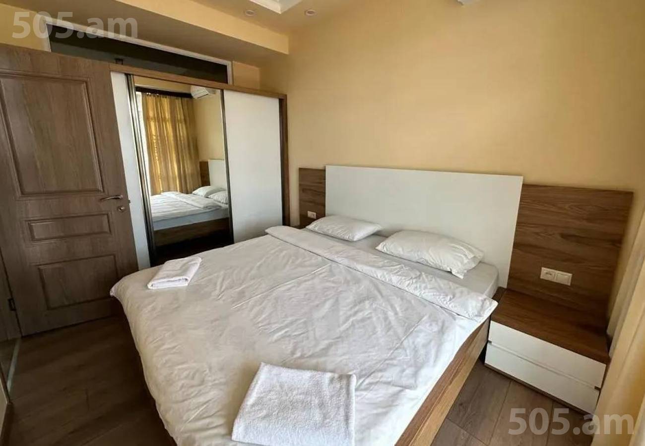 3 bedroom apartment for rent Koghbatsi St, Center Yerevan, 153042