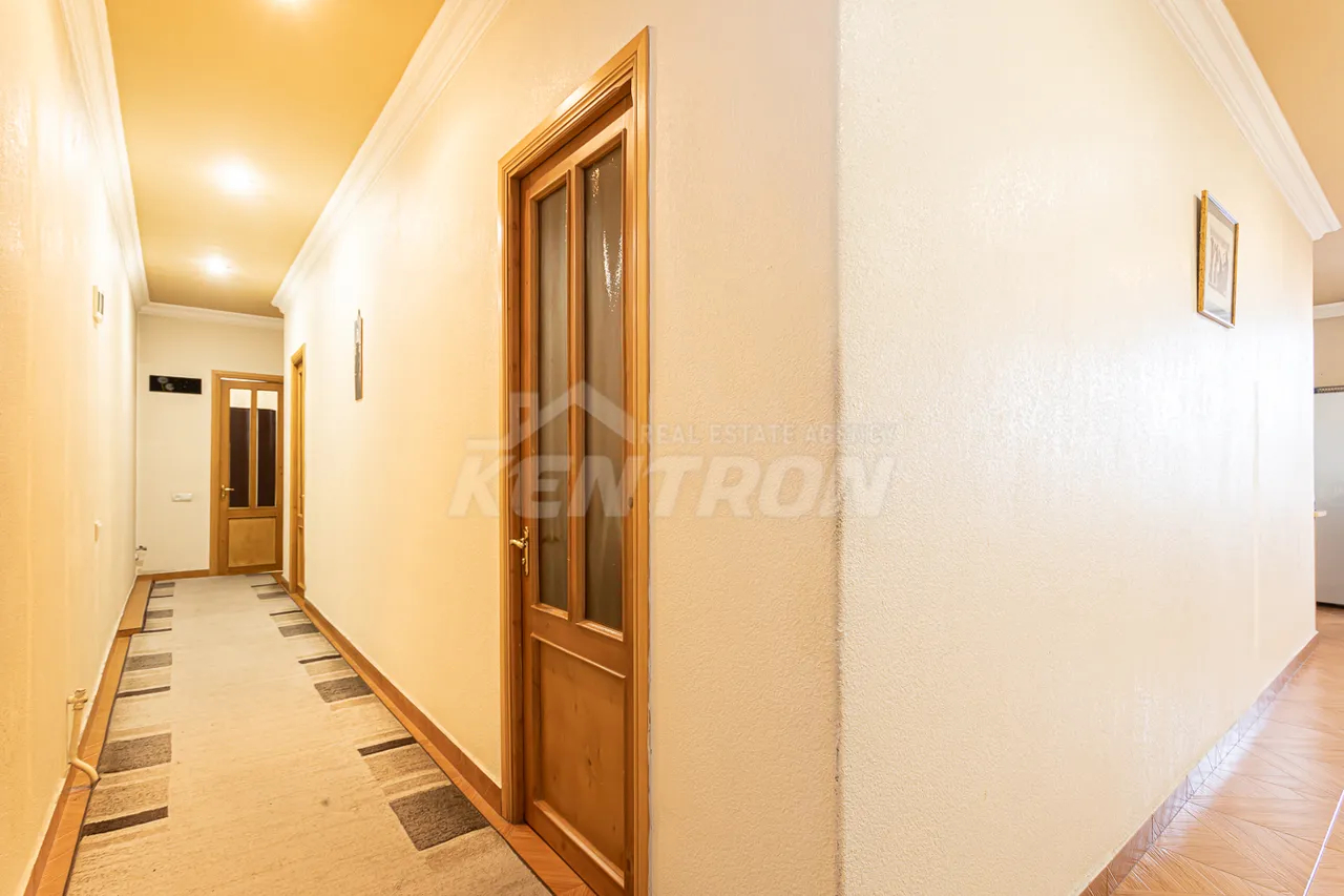 5 bedroom apartment for sale Hr.Kochar St, Arabkir Yerevan, 158247
