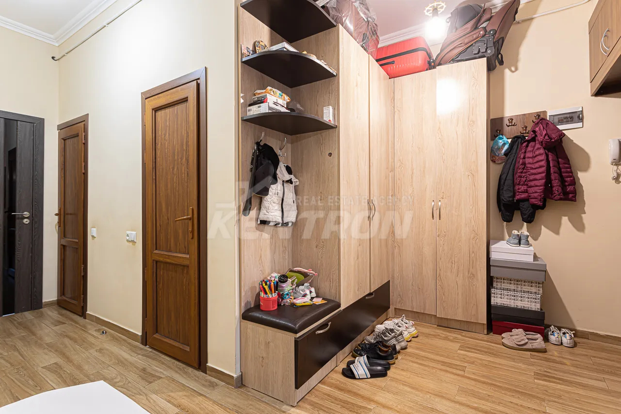 Купить 2 комнатную квартиру Анрапетутян ул, Центр Ереван, 158020