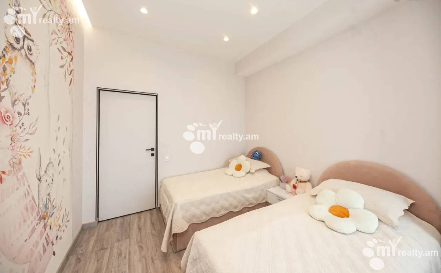 3 սենյականոց բնակարան  Կ. Ուլնեցու փող., Քանաքեռ-Զեյթուն Երևան, 159035