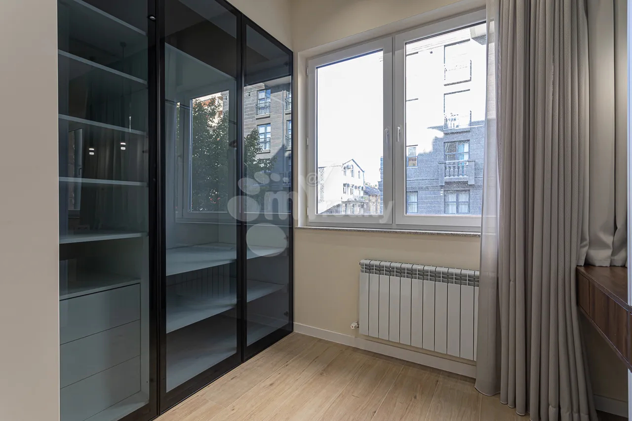 3 bedroom apartment for rent خیابان امیریان, مرکز شهر ایروان, 157289