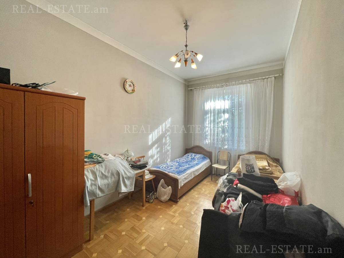 House for sale خیابان اِرزنکیان, عربگیر ایروان, 131697