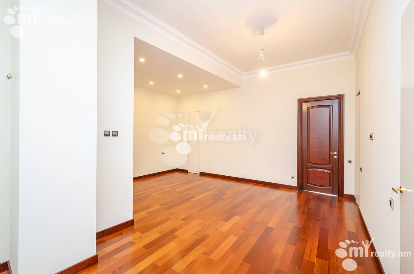 4 bedroom apartment for rent Moskovyan St, Center Yerevan, 153412