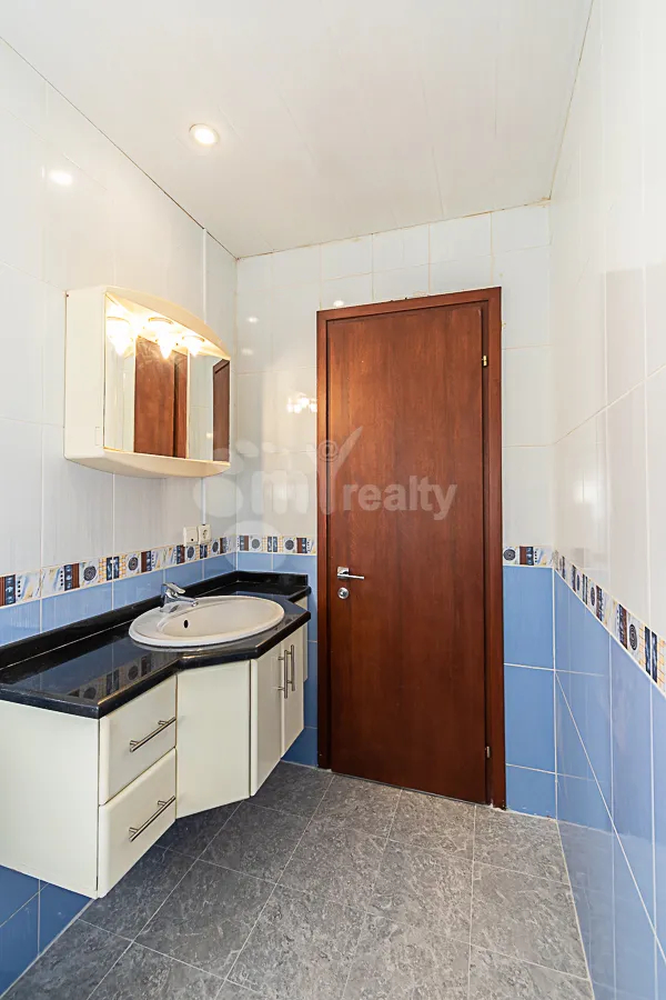 3 bedroom apartment for rent Aram St, Center Yerevan, 162020