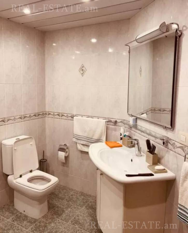 Купить 3 комнатную квартиру Амирян ул, Центр Ереван, 139700