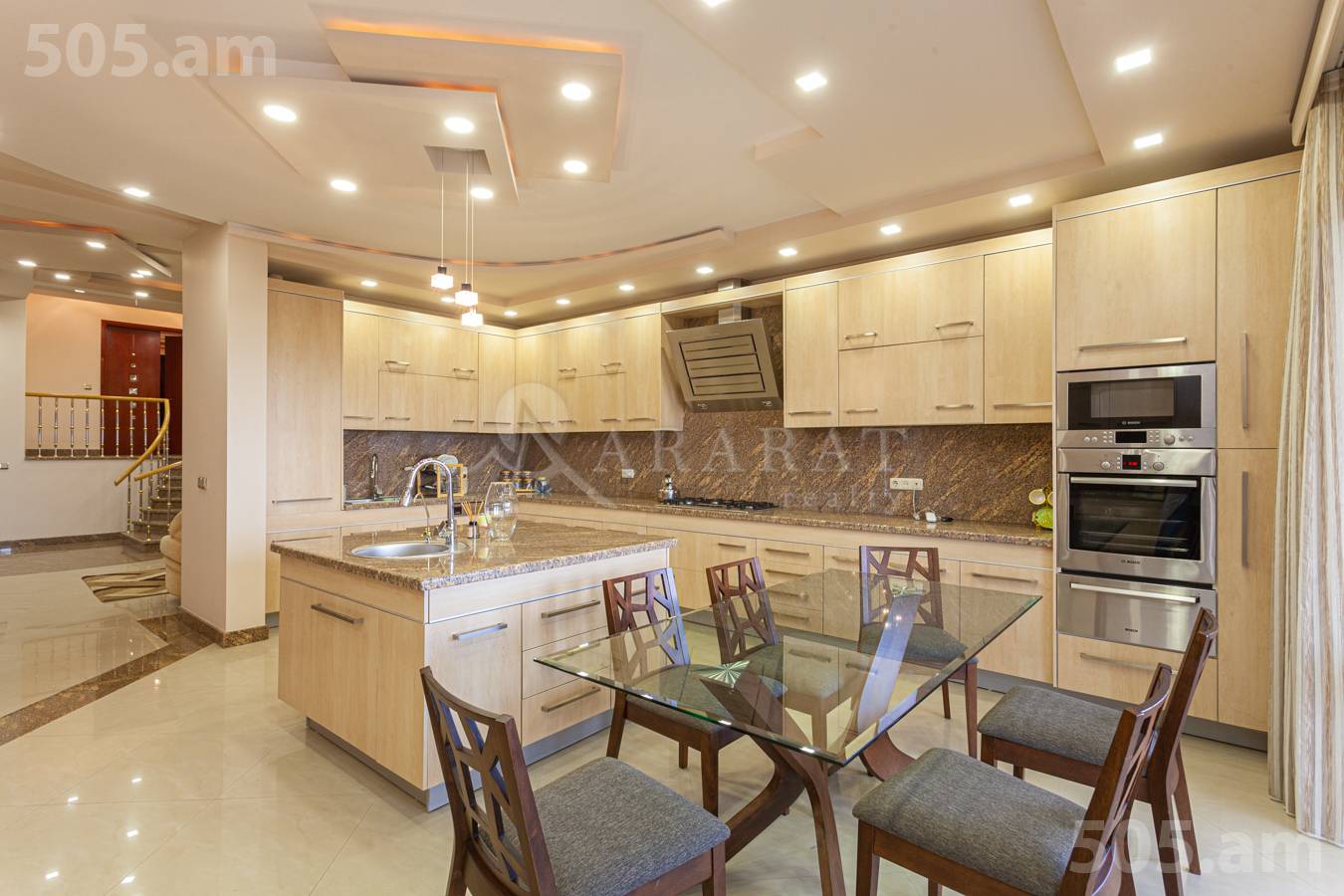 Купить 5 комнатную квартиру Антараин ул, Центр Ереван, 149077