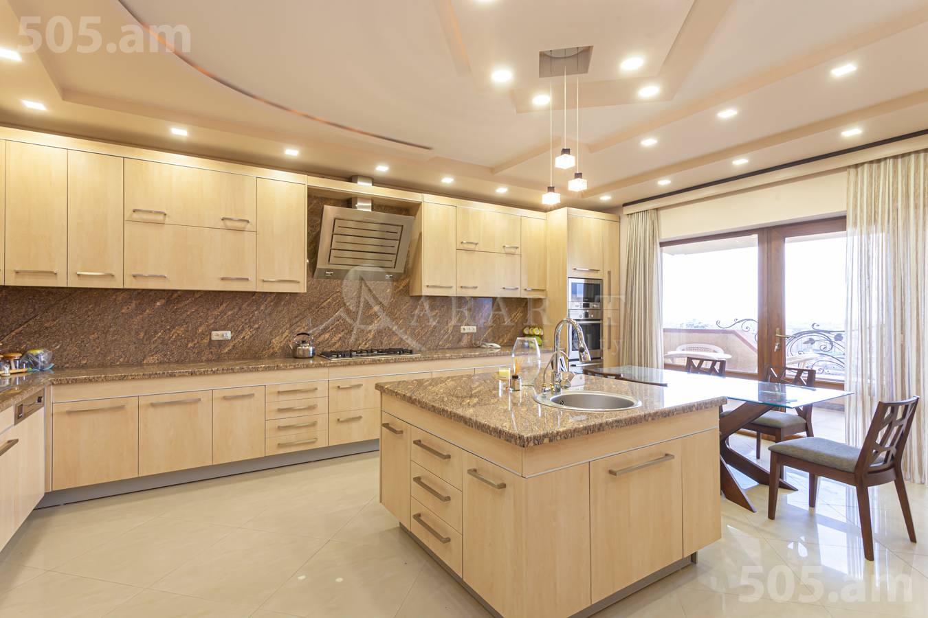 Купить 5 комнатную квартиру Антараин ул, Центр Ереван, 149077