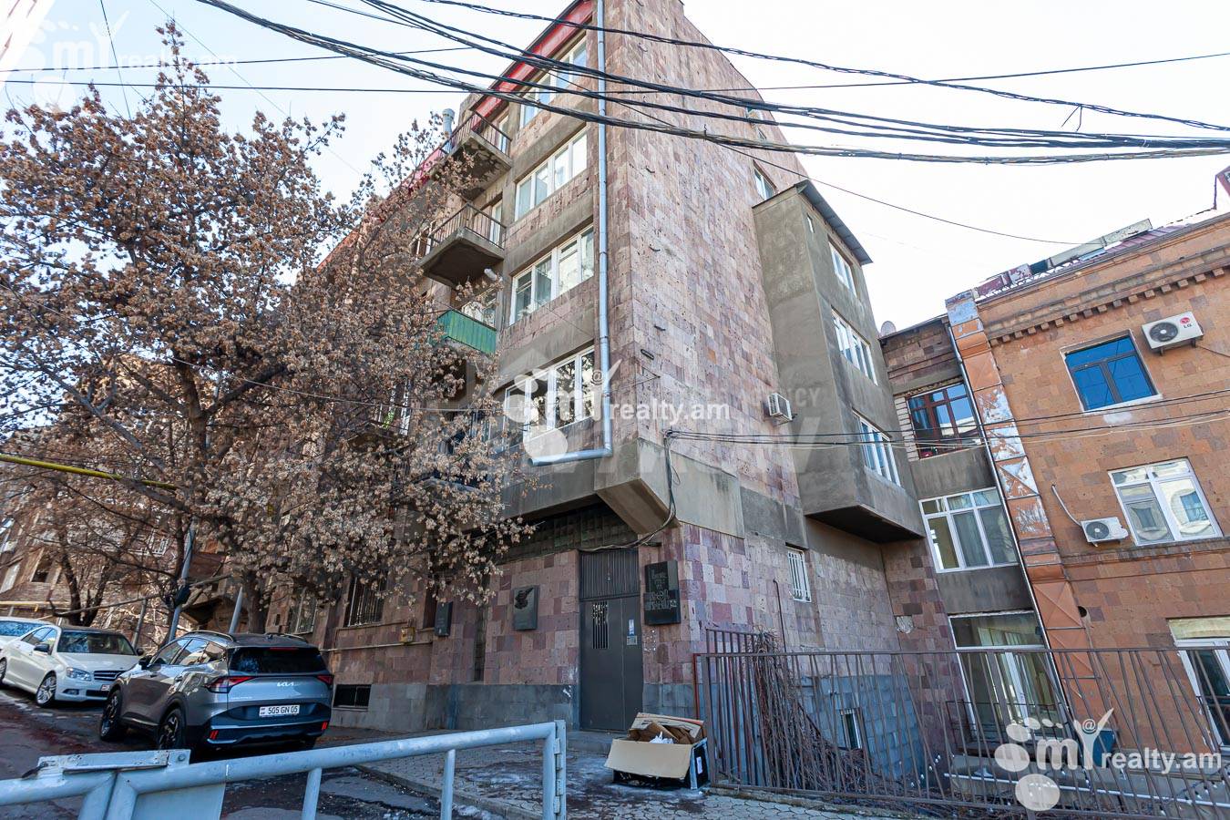 Купить 4 комнатную квартиру Таманян ул, Центр Ереван, 145123