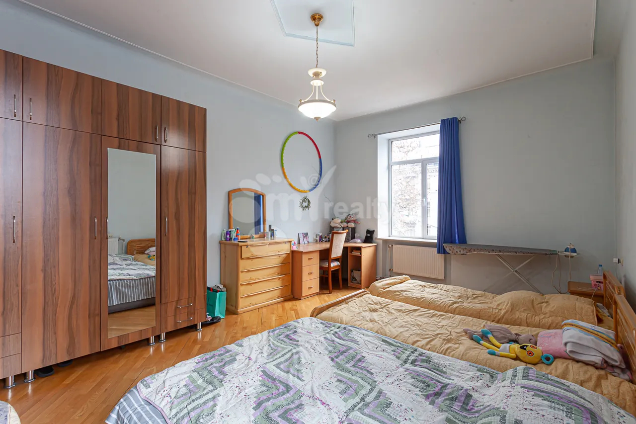3 bedroom apartment for sale Mashtots Ave, Center Yerevan, 159983