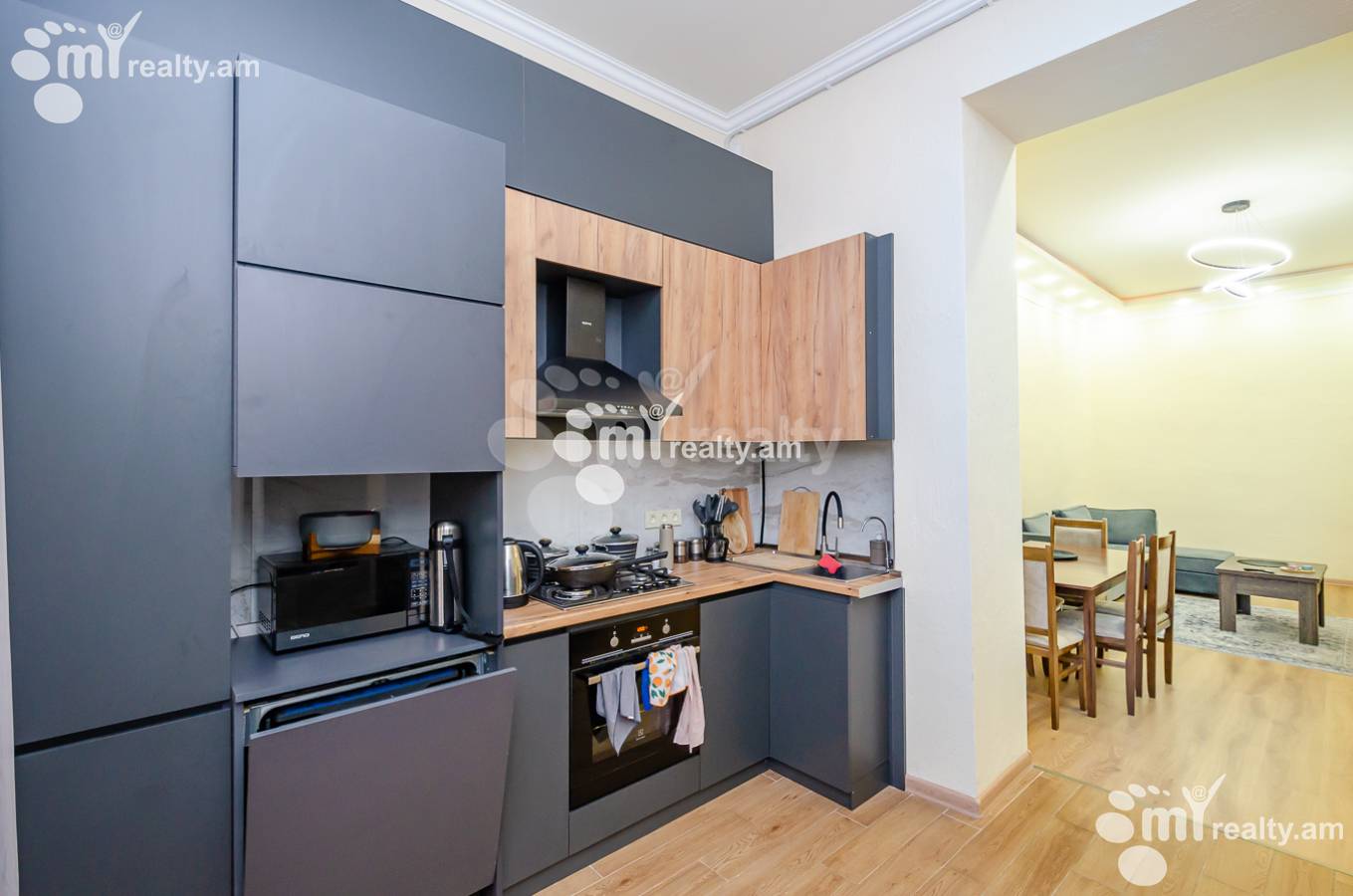 3 սենյականոց բնակարան  Կորյուն փող, Կենտրոն Երևան, 154209