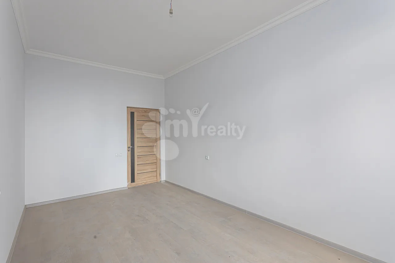 4 սենյականոց բնակարան  Մ․ Մելքոնյան փող, Կենտրոն Երևան, 160108