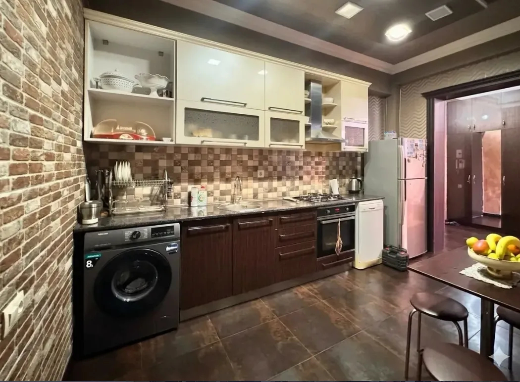 3 bedroom apartment for sale Hr.Kochar St, Arabkir Yerevan, 160053