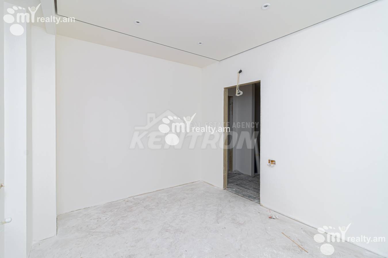 4 bedroom apartment for sale Antarayin, L.Azgaldyan street,, Center Yerevan, 143140