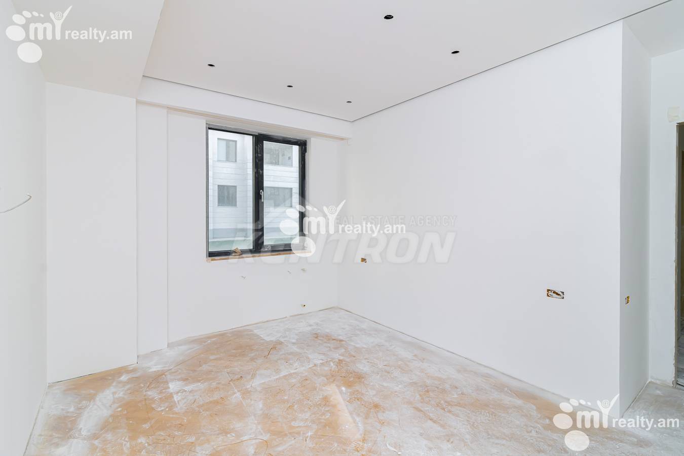 4 bedroom apartment for sale Antarayin, L.Azgaldyan street,, Center Yerevan, 143140