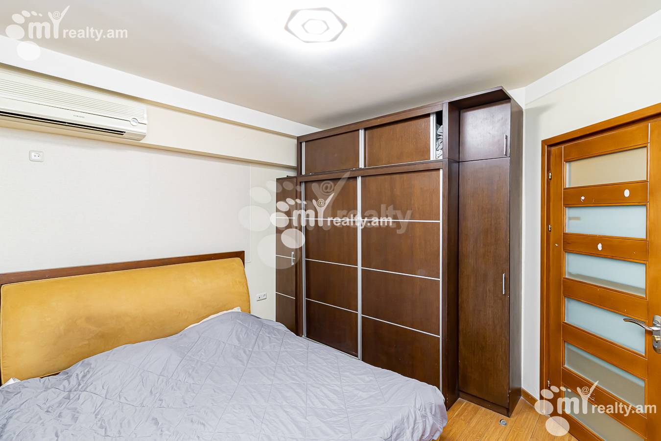 Снять 4 комнатную квартиру Московян ул, Центр Ереван, 155311