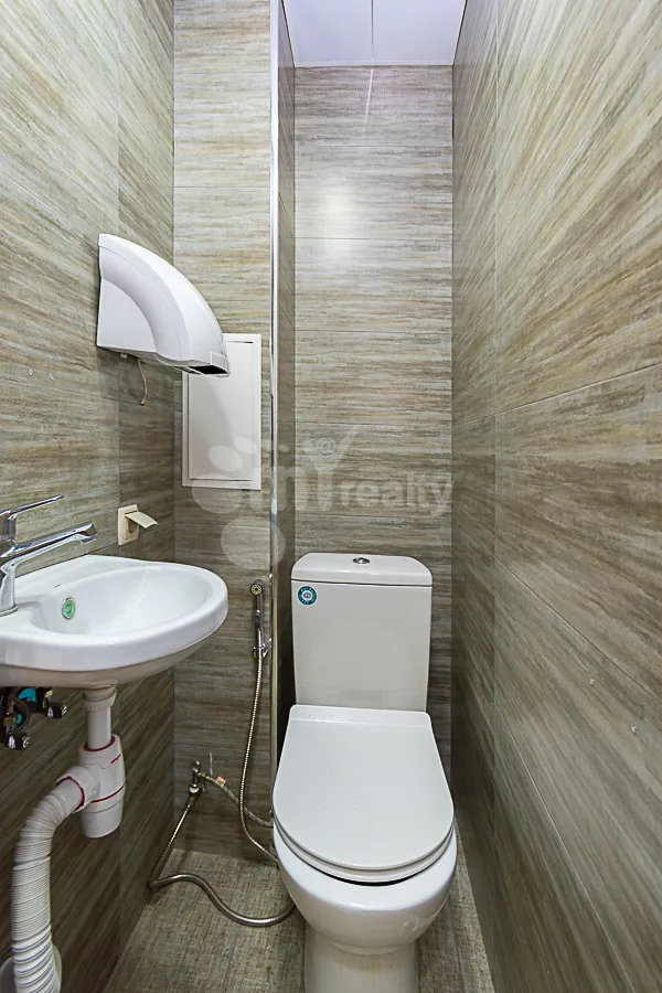 Купить 3 комнатную квартиру Паронян ул, Центр Ереван, 159744