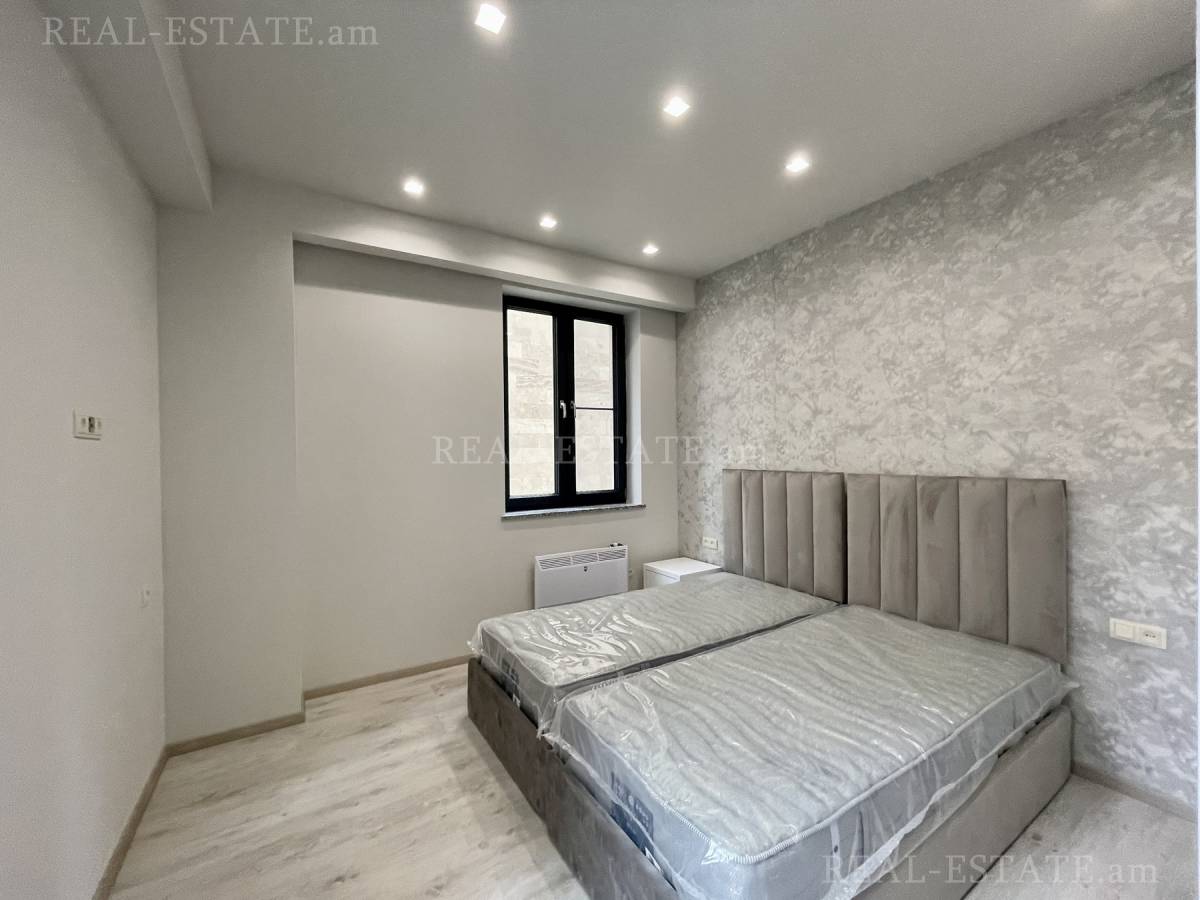 3 bedroom apartment for rent Amiryan St, Center Yerevan, 131705