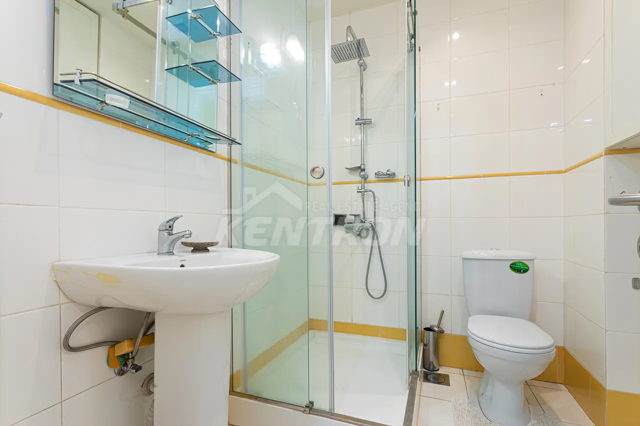 Снять 3 комнатную квартиру Антараин ул, Центр Ереван, 158999