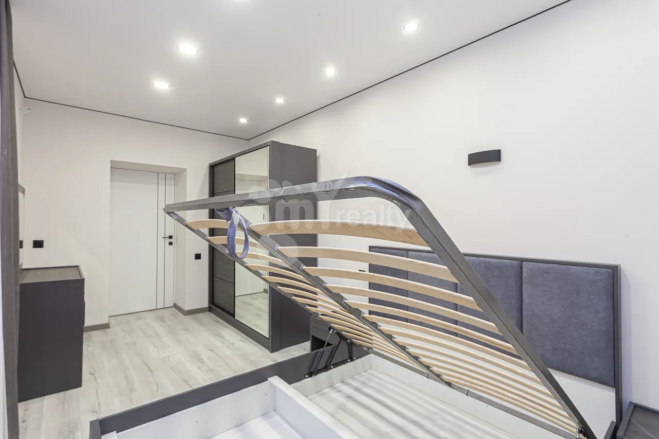 4 bedroom apartment for sale Hr.Kochar St, Arabkir Yerevan, 160498