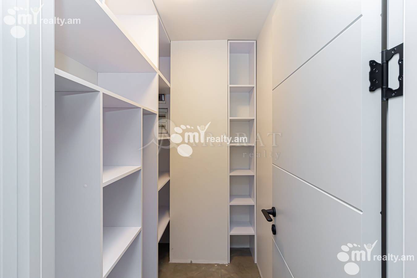 2 սենյականոց բնակարան  Պարոնյան փող, Կենտրոն Երևան, 152366