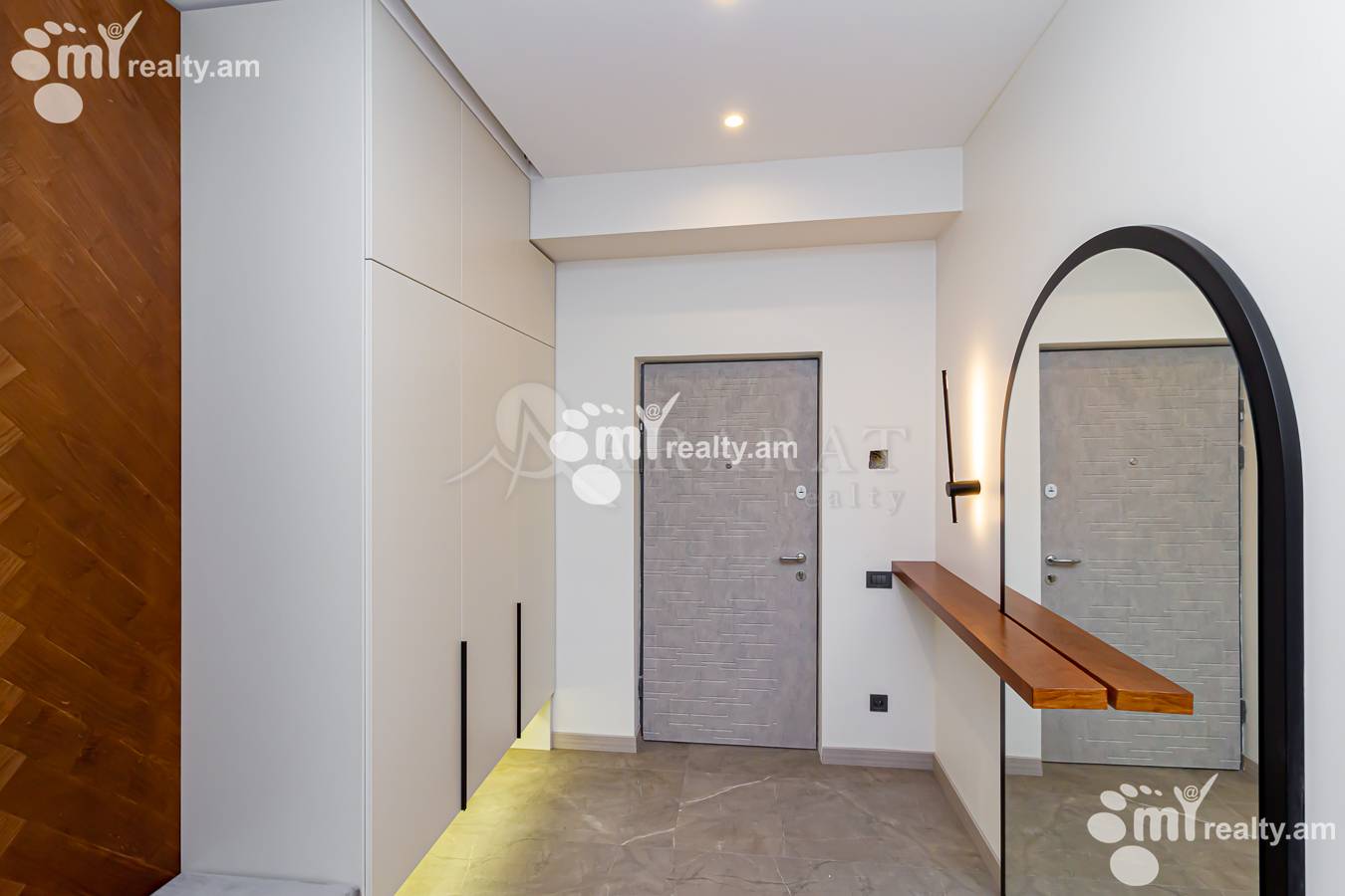 2 սենյականոց բնակարան  Պարոնյան փող, Կենտրոն Երևան, 152366