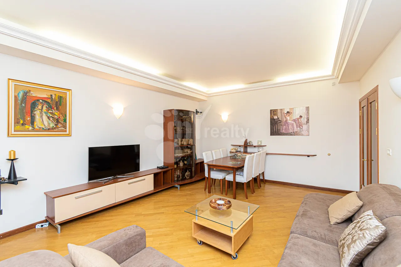 5 bedroom apartment for rent A.Manukyan St, Center Yerevan, 161632