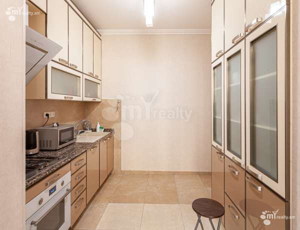 3-senyakanoc-bnakaran-vacharq-Yerevan-Center