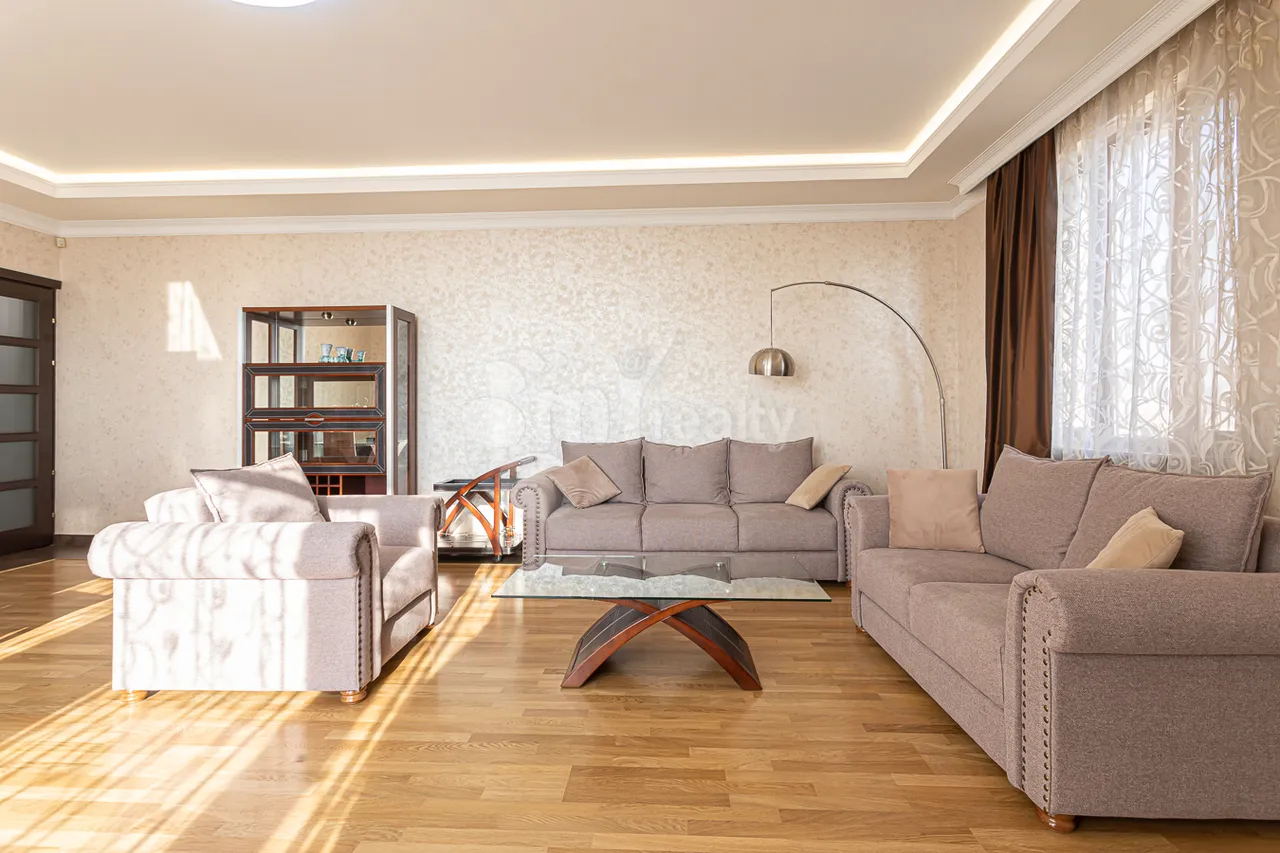 4 bedroom apartment for rent Baghramyan av(Arabkir), Arabkir Yerevan, 158372