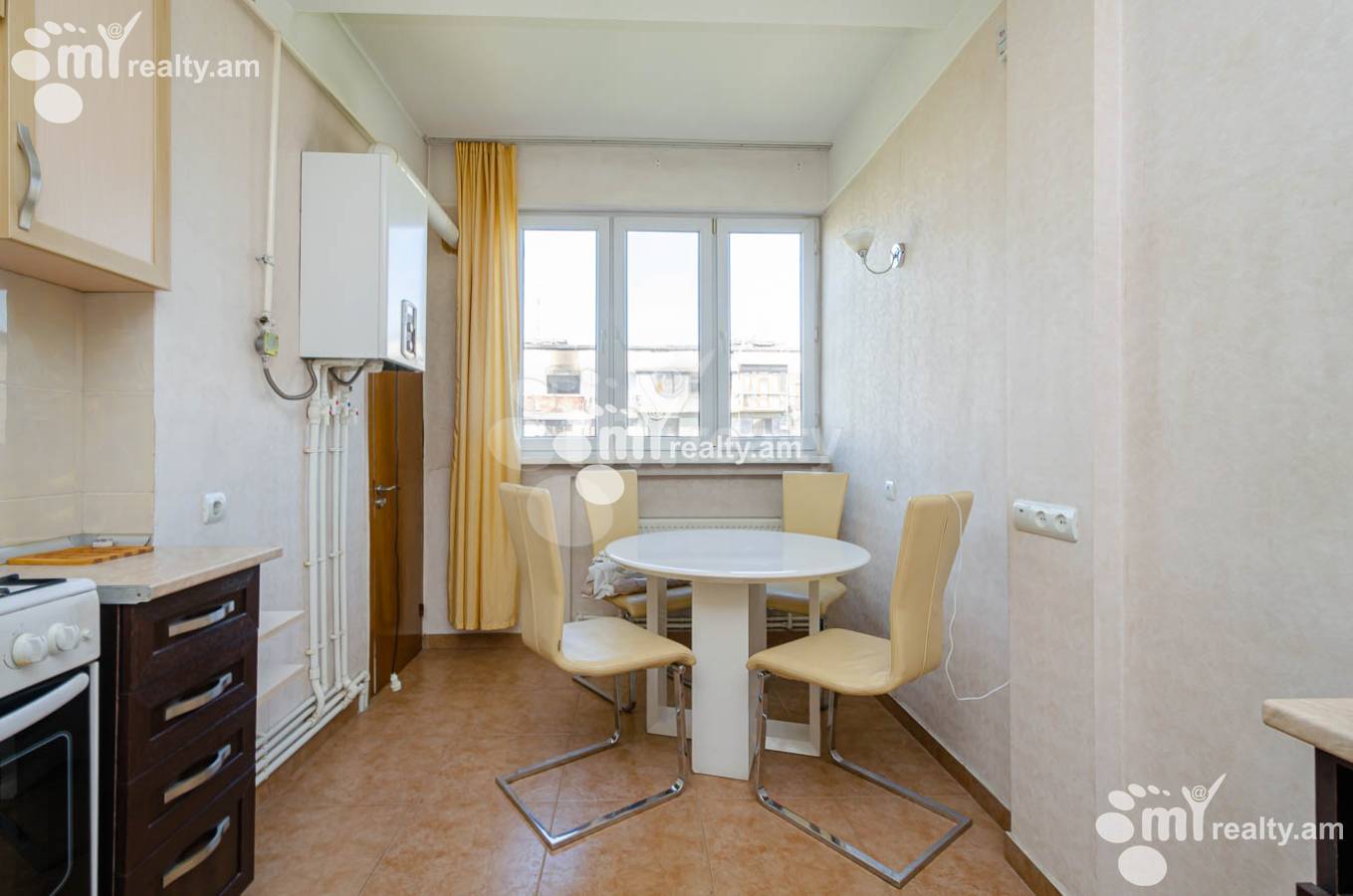 3 bedroom apartment for rent خیابان کوقباتسی, مرکز شهر ایروان, 151943