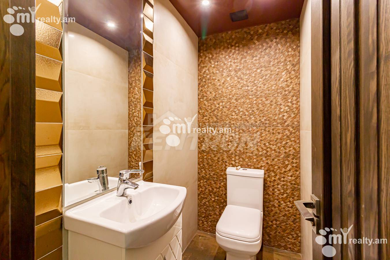 3 bedroom apartment for sale Charents St, Center Yerevan, 153950