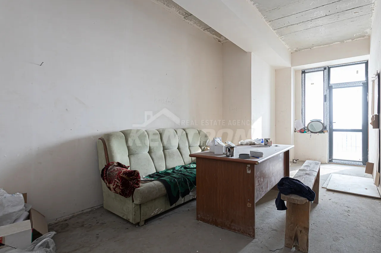 2 bedroom apartment for sale rue d'Aygestan 11, Center Yerevan, 157973