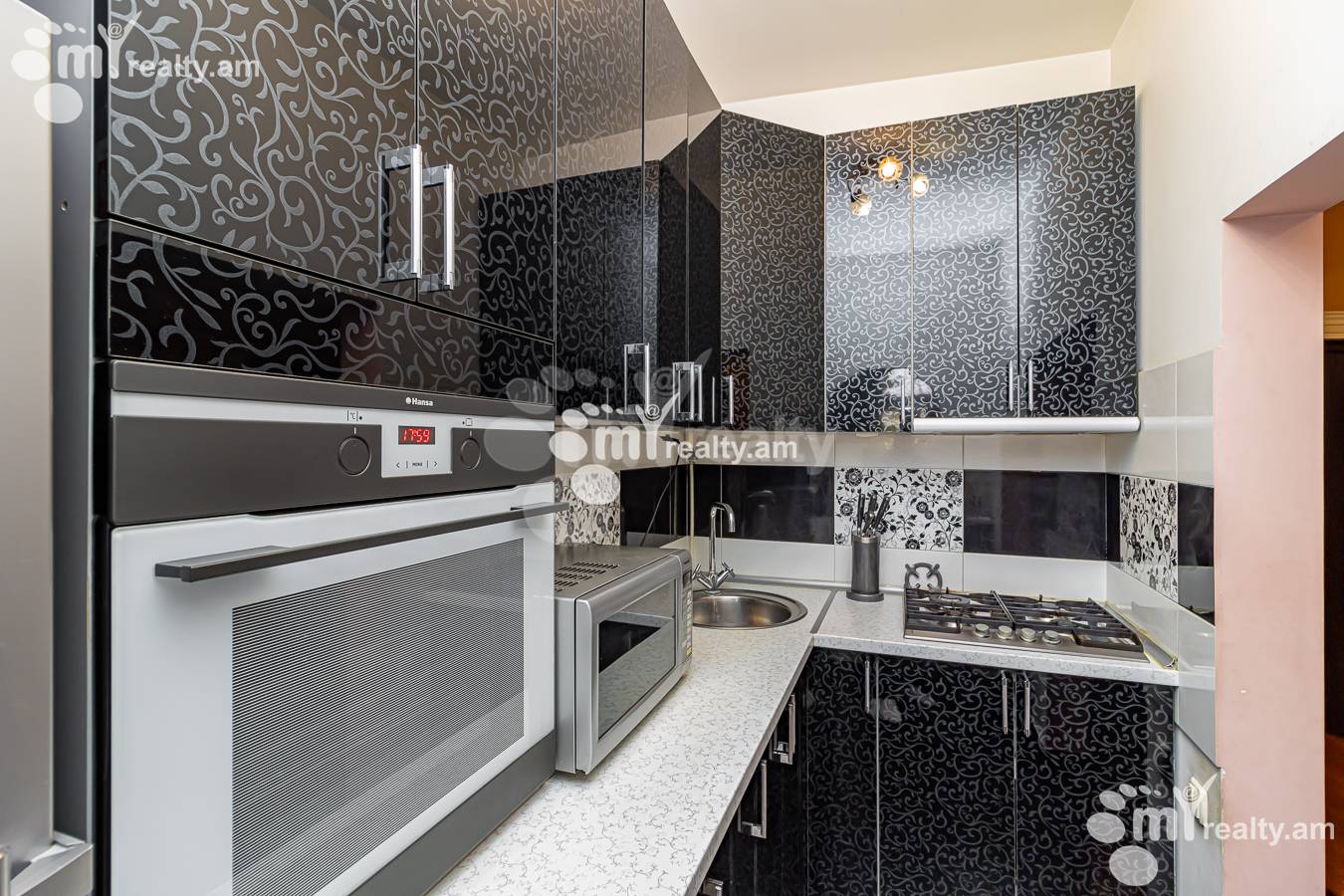 3 սենյականոց բնակարան վարձով Տերյան փող, Կենտրոն Երևան, 148444