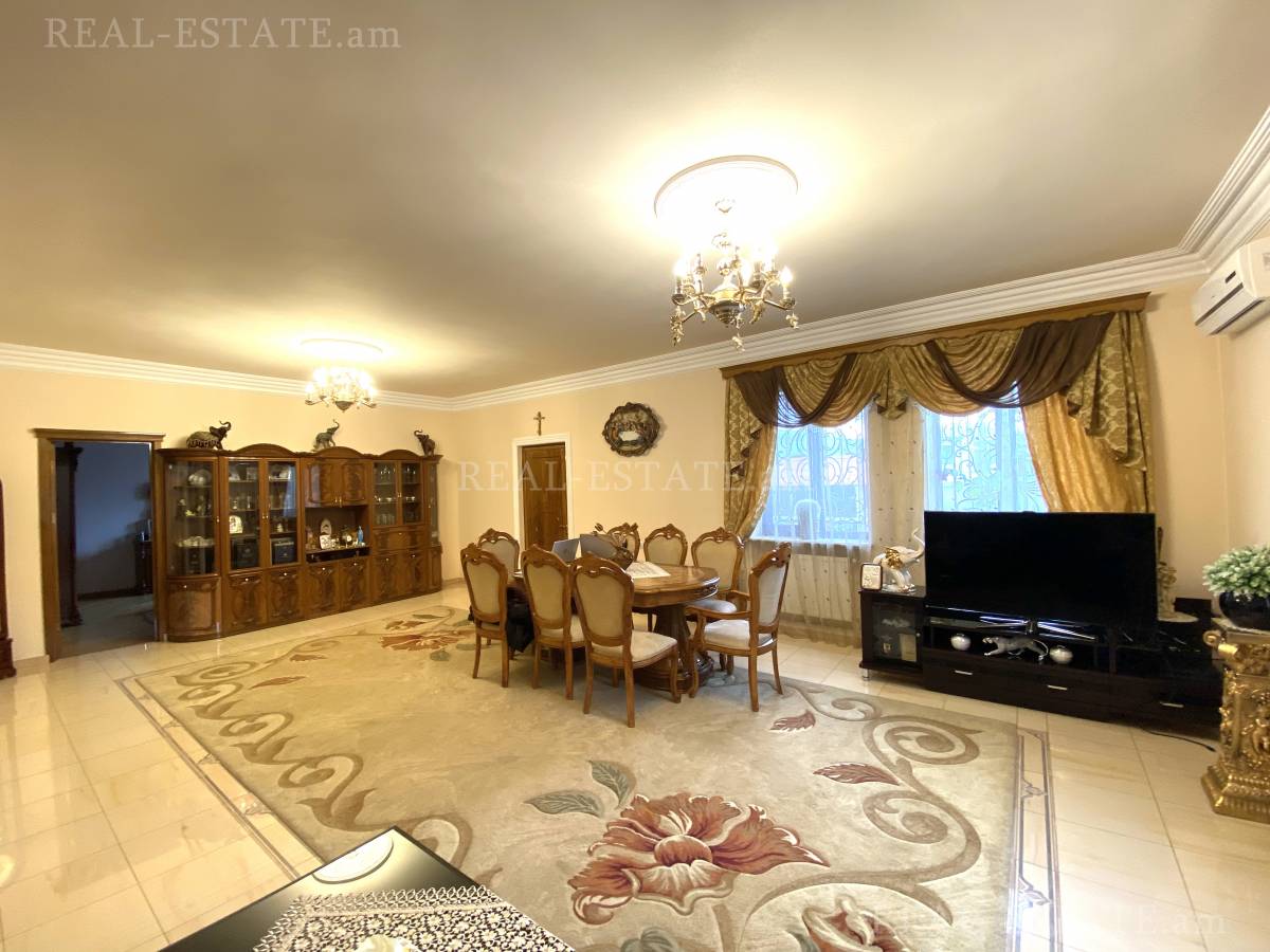 Купить дом Таиров ул., Центр Ереван, 118399